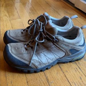 Teva Riva waterproof hiking shoes